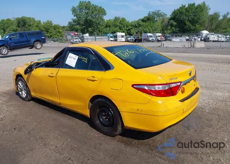 2015 Toyota Camry Hybrid Le из США, поврежденный, VIN 4T1BD1FK2FU146747